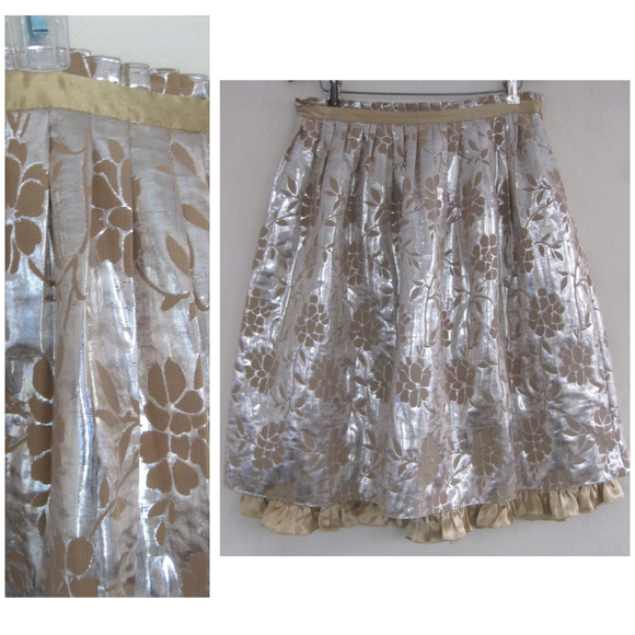 Tocca Dresses & Skirts - Dressy full skirt 4 Gold Silver Metallic Silk lining Very light wool bl Tocca